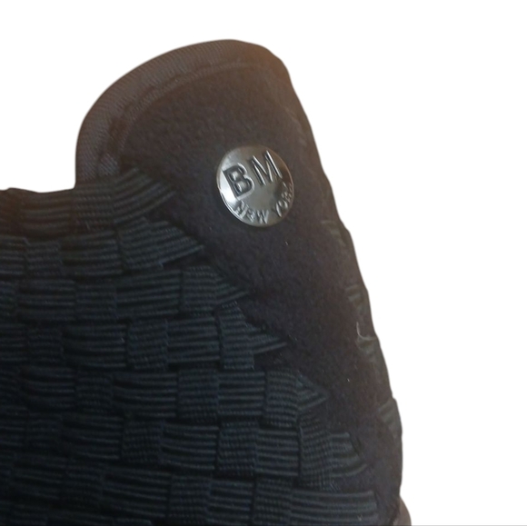 bernie mev Black Woven Textured Heels Women's Black Ankle Booties. Size 8 - Picture 10 of 12